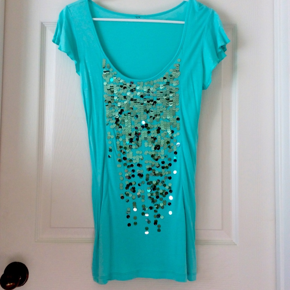 Turquoise T-shirt in Size M